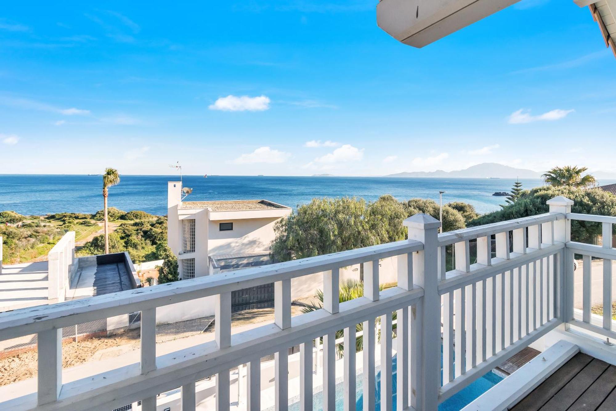 Increible Villa De Madera Con Vistas Al Mar Algeciras Exterior photo