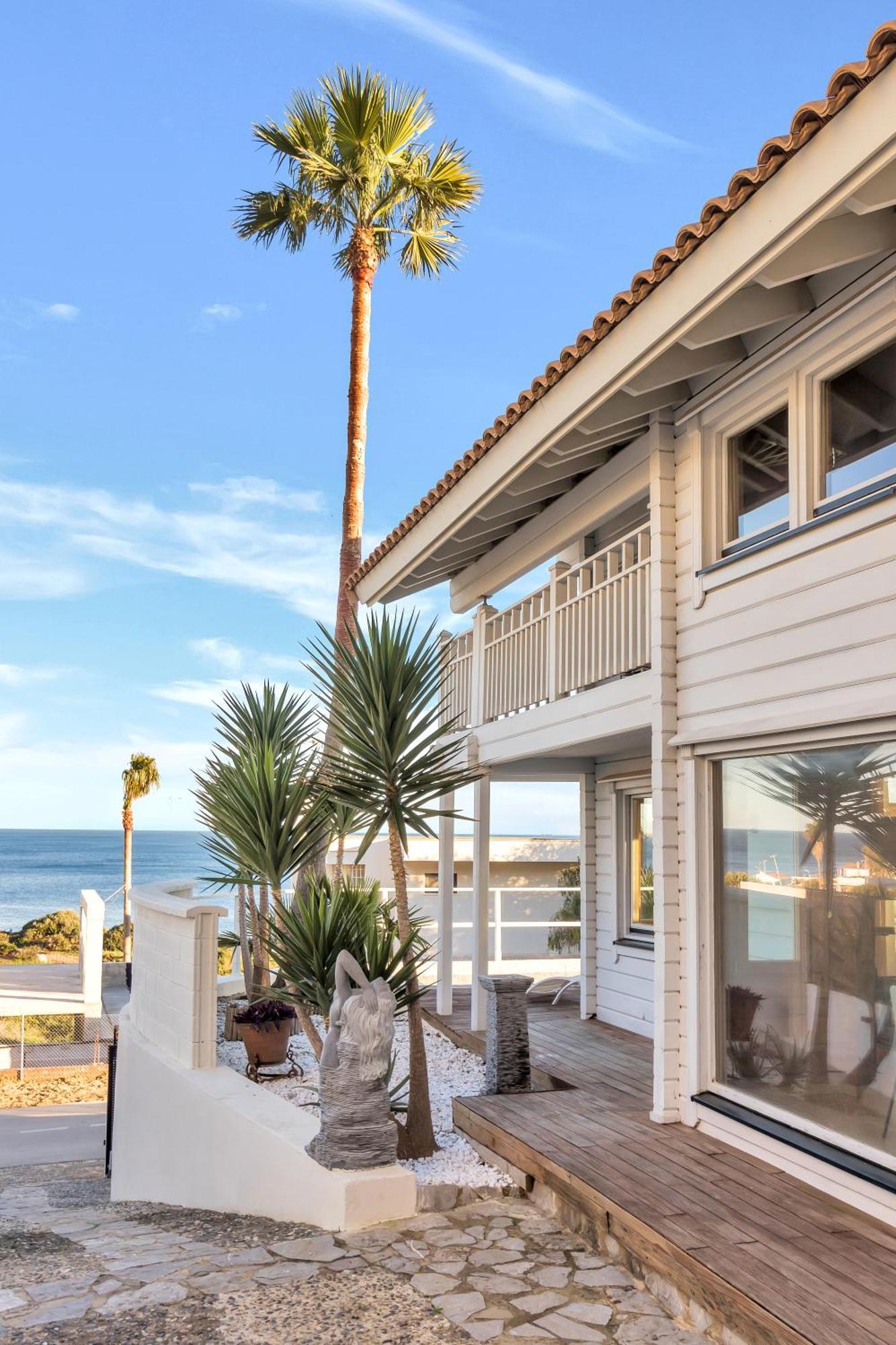 Increible Villa De Madera Con Vistas Al Mar Algeciras Exterior photo